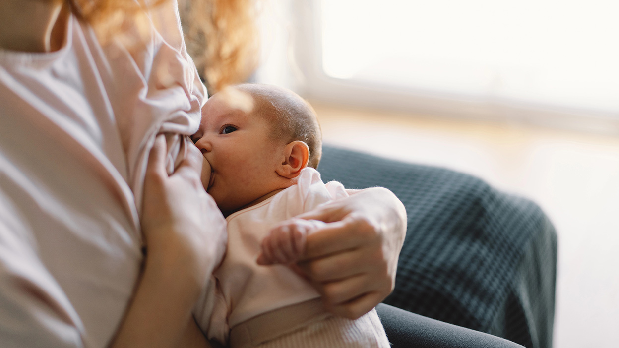 30_Breastfeeding_benefits_mom_baby_1248x702